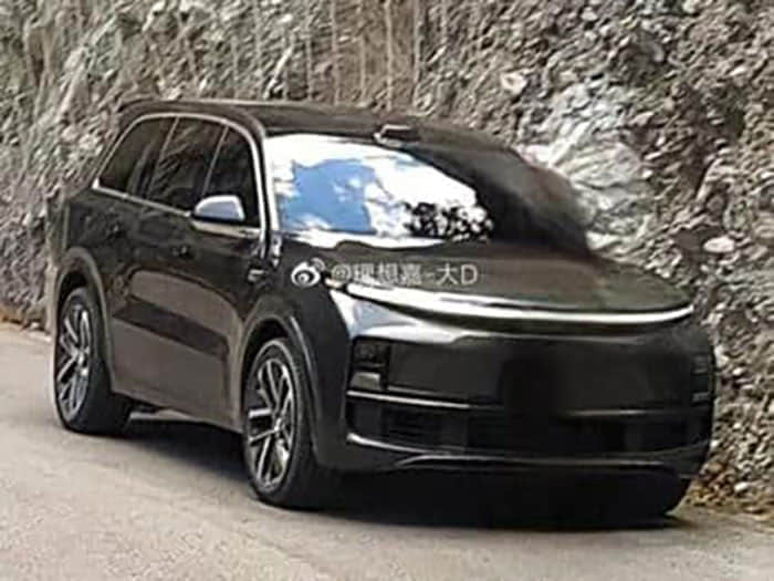 雷军：小米SU7标准版配置远超Model 3 定价上确实有压力