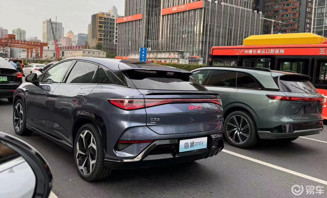比亚迪海狮07 EV现身街头，配530马力+云辇-C